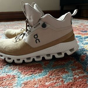 On Running Women's Tan and White Sneakers